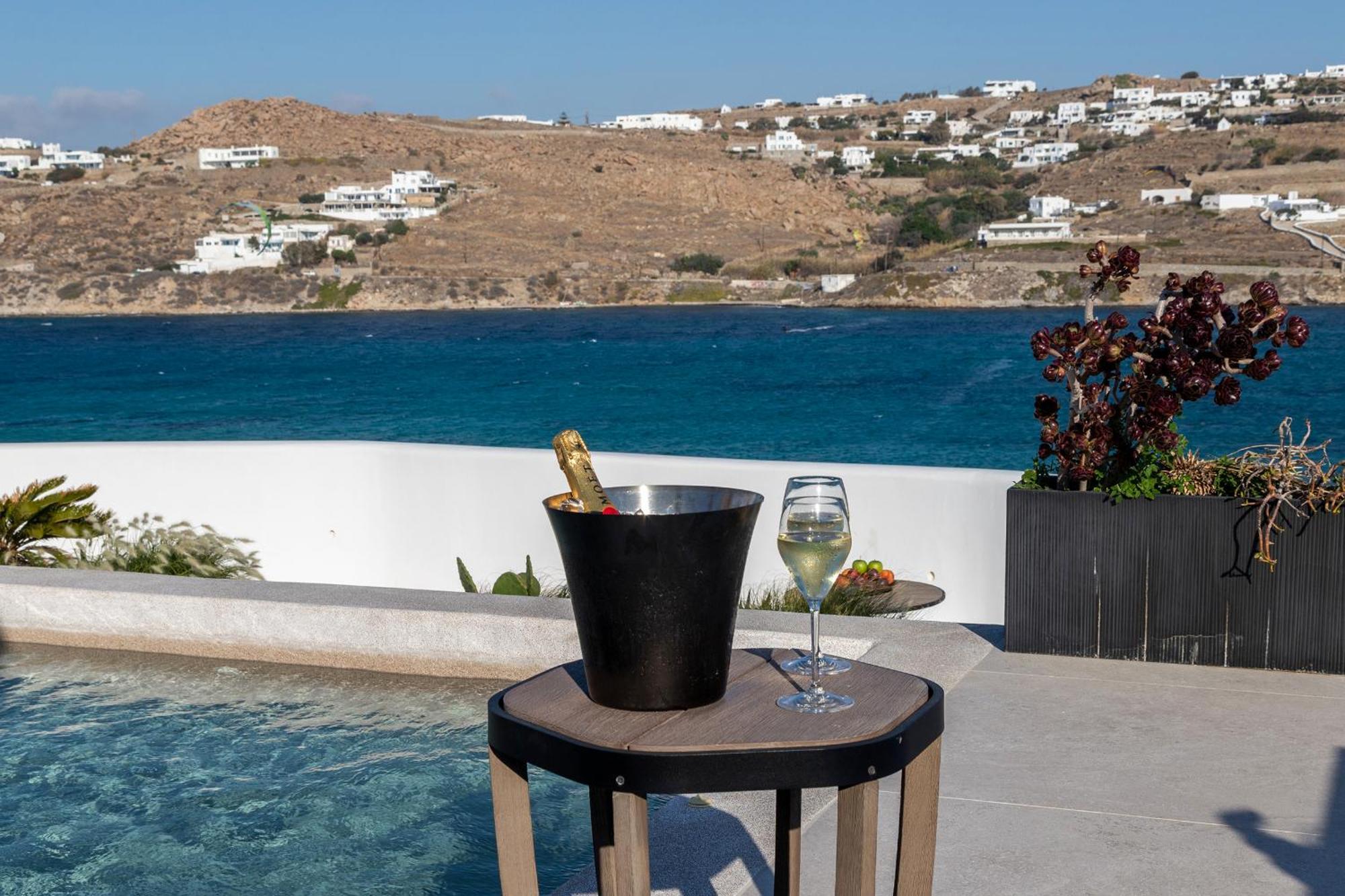 Aeonic Suites And Spa Mykonos Town Екстер'єр фото